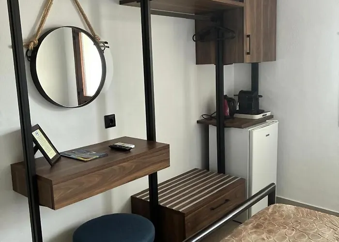 Thanos ,rooms And Διαμέρισμα Ουρανούπολη