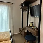 Thanos ,rooms And アパート オウランオウポリ