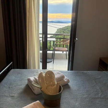 Thanos ,rooms And * Ουρανούπολη